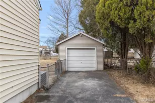 195 St Luke Dr, Florissant, MO 63031 - Photo 20