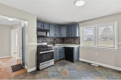 195 Saint Luke Drive, Florissant, MO 63031 - Photo 6