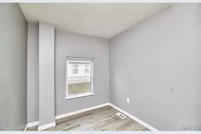 900 N Elm Avenue, Webster Groves, MO 63119 - Photo 8