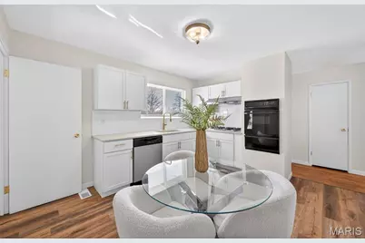 1270 Bobolink Drive, Florissant, MO 63031 - Photo 8