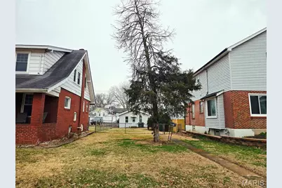 6822 Hancock Avenue, Saint Louis, MO 63139 - Photo 2