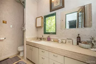 235 Quindaro Dr, Florissant, MO 63034 - Photo 40