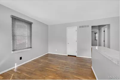 1210 N 5th Street, Saint Charles, MO 63301 - Photo 8