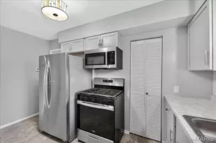 1210 N 5th St, Saint Charles, MO 63301 - Photo 12