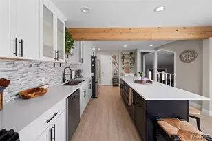 2794 Sedan Dr, Saint Louis, MO 63125 - Photo 10