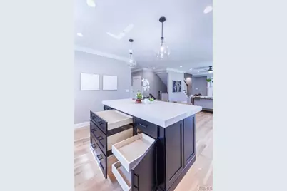 582 Drury Lane, Kirkwood, MO 63122 - Photo 14