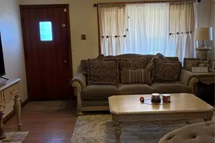 1811 Eton Ln, Saint Louis, MO 63147 - Photo 2