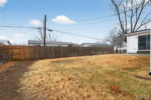 1310 Petite Dr, Saint Louis, MO 63138 - Photo 6