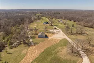 945 N Hwy 79, Unincorporated, MO 63347 - Photo 4