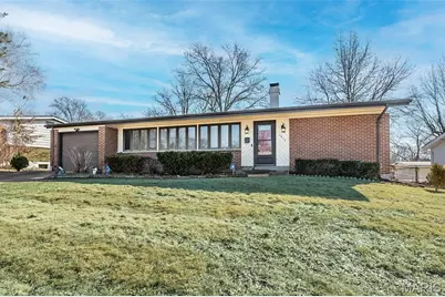 1610 Horseshoe Drive, Florissant, MO 63033 - Photo 2