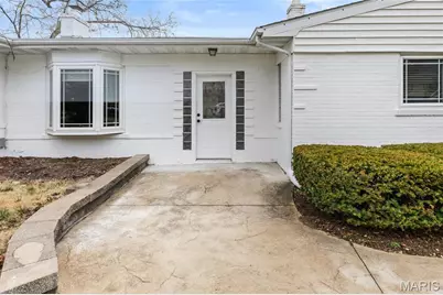 9422 Parklind Drive, Saint Louis, MO 63126 - Photo 8