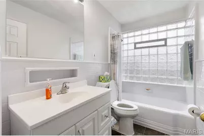 9422 Parklind Drive, Saint Louis, MO 63126 - Photo 14