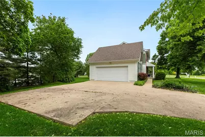 1104 S Charlemagne Drive, Lake Saint Louis, MO 63367 - Photo 44