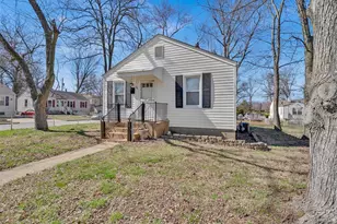 25 Jonell Ct, Saint Louis, MO 63114 - Photo 2