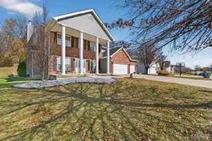 1548 Hunters Meadow Dr, O'Fallon, MO 63366 - Photo 2