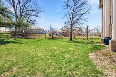 2560 Creve Coeur Mill Road #12, Maryland Heights, MO 63043 - Photo 18