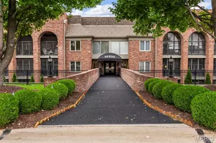 14300 Conway Meadows Ct, Chesterfield, MO 63017 - Photo 1