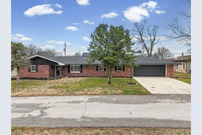 809 N Meadow Lane, Herculaneum, MO 63048 - Photo 2