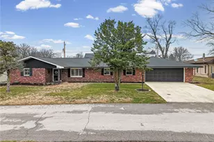 809 N Meadow Ln, Herculaneum, MO 63048 - Photo 2