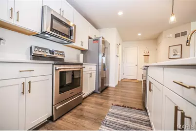 635 Maple Forest #24, Kirkwood, MO 63122 - Photo 10