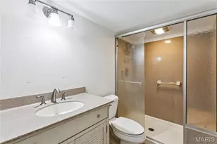 917 Oak Glen Manor Ct, Kirkwood, MO 63122 - Photo 48