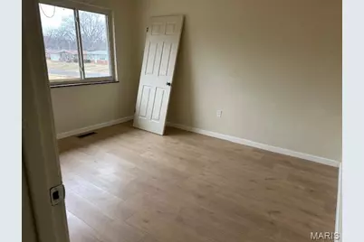 2340 Johnstown Drive, Florissant, MO 63033 - Photo 8