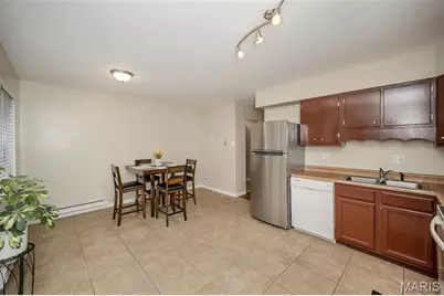 7632 Hazelcrest Drive, Hazelwood, MO 63042 - Photo 14