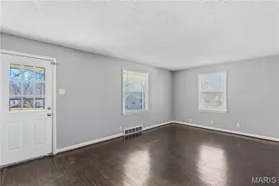 7471 Sharon Dr, Saint Louis, MO 63136 - Photo 6