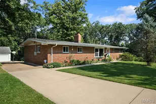 15 Oakwood Ln, Saint Louis, MO 63129 - Photo 56