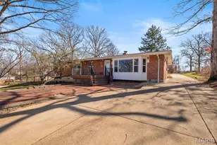 15 Oakwood Ln, Saint Louis, MO 63129 - Photo 36