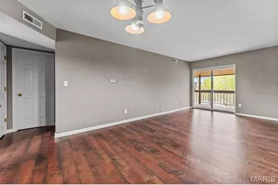 1943 Greenpoint Drive #301, Kirkwood, MO 63122 - Photo 4