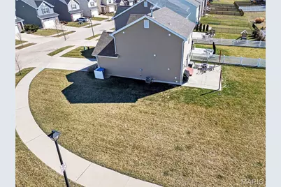 345 Charlestowne Place Drive, Saint Charles, MO 63301 - Photo 4