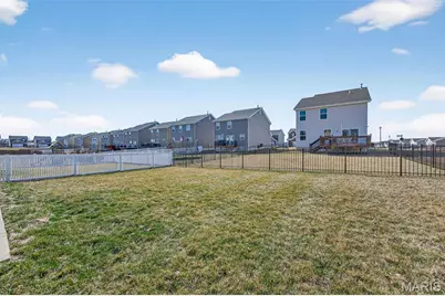 345 Charlestowne Place Drive, Saint Charles, MO 63301 - Photo 36