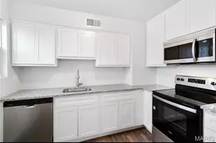 6905 Colonial Woods Dr, Saint Louis, MO 63129 - Photo 16