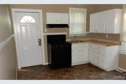 831 Abston Avenue, Ferguson, MO 63135 - Photo 2