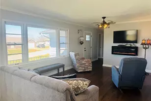 647 Dawson Dr, Paris, MO 65275 - Photo 4