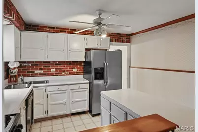 817 Karlsruhe Place, Lemay, MO 63125 - Photo 12