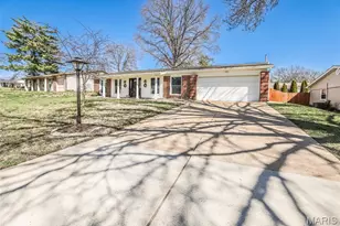 4839 Hursley Dr, Saint Louis, MO 63128 - Photo 2