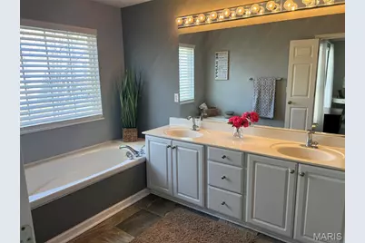 765 Turrentine Trail, Creve Coeur, MO 63141 - Photo 14