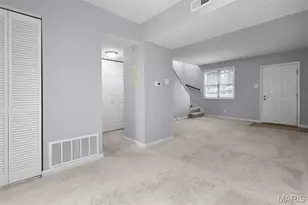 8985 S Swan Cir, Saint Louis, MO 63144 - Photo 6