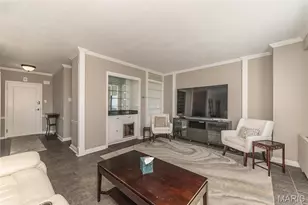 900 S Hanley Rd, Saint Louis, MO 63105 - Photo 8