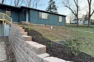 208 E High St, Shelbyville, MO 65565 - Photo 22