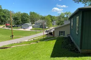 208 E High St, Shelbyville, MO 65565 - Photo 22