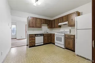 1052 Boggan Pl, Hazelwood, MO 63031 - Photo 6