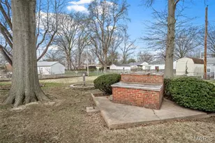 227 Hernan Dr, Saint Louis, MO 63123 - Photo 26