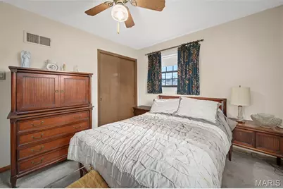 227 Hernan Drive, Saint Louis, MO 63123 - Photo 12