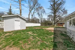 815 Robinwood Dr, Florissant, MO 63033 - Photo 22