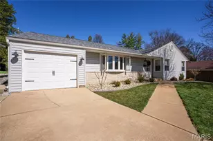 429 Forest Green Dr, Saint Louis, MO 63119 - Photo 2