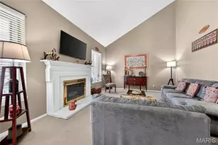 14991 Broadmont Dr, Chesterfield, MO 63017 - Photo 4