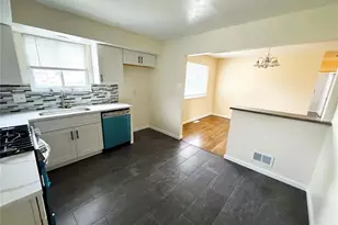 2750 Robert Dr, Florissant, MO 63031 - Photo 6